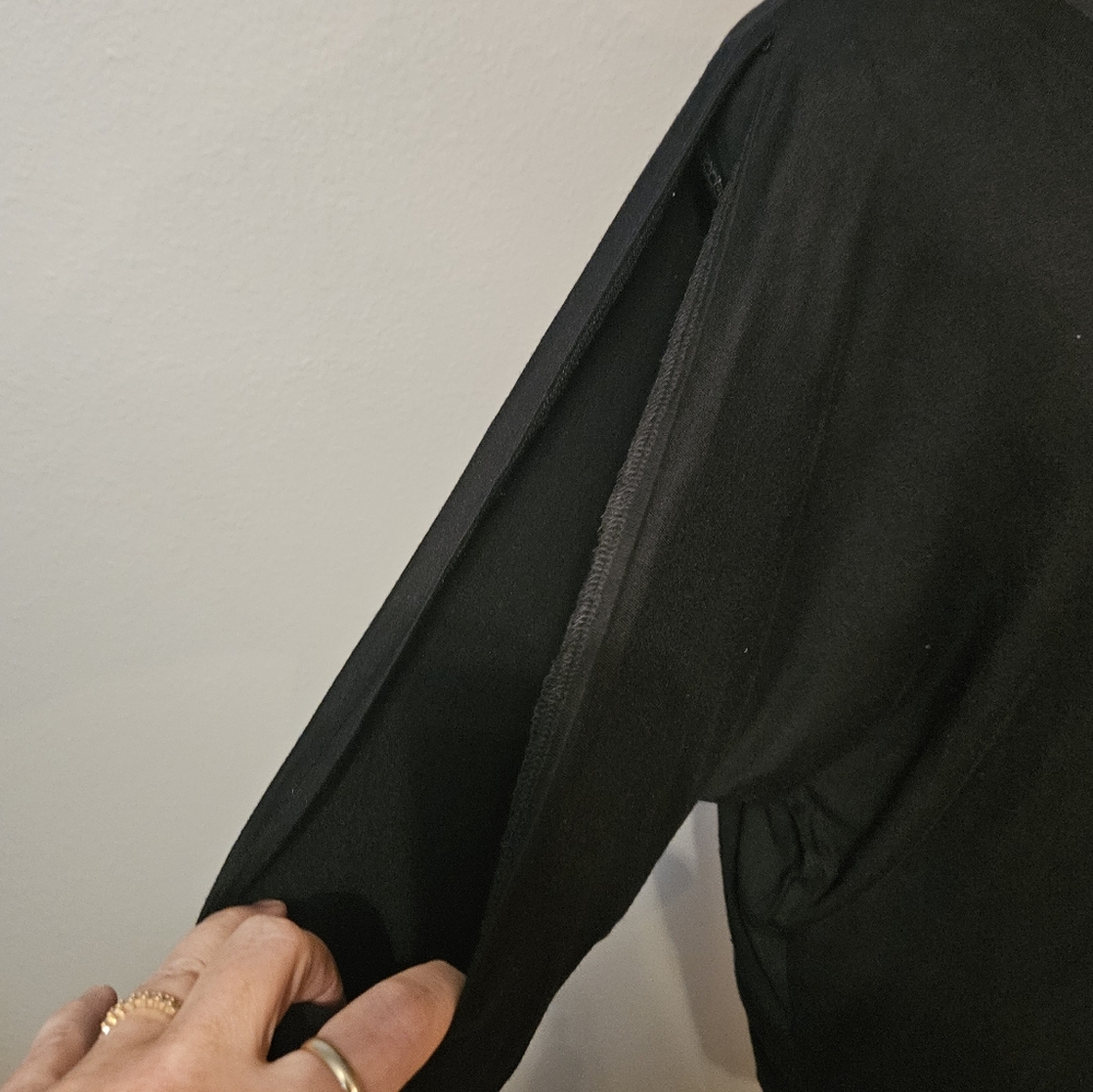 Wantable Women's Large 3/4 Dolam Slit Sleeve Black Tunic - Picture 8 of 8